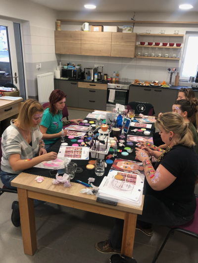 Kurz maľovania na tvár